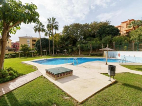 Apartment with communal pool